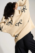 Bellamy Chunky Knit Pullover Creme Bow