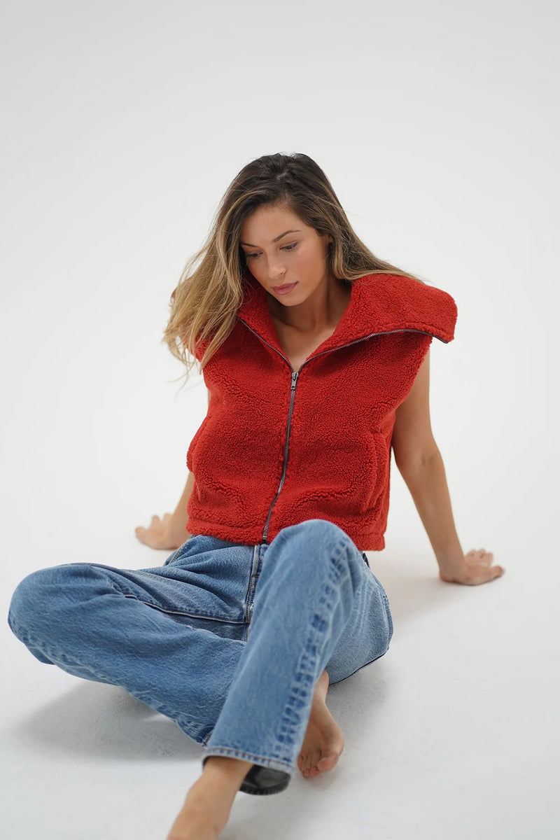 Baylor Sherpa Vest Cayenne