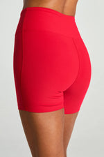 Stretch Sculpt Short Cherry