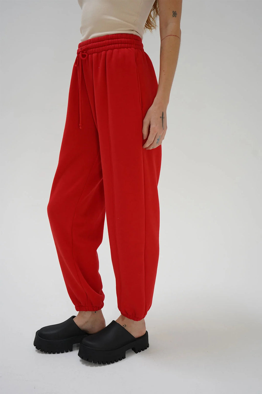 Jace Seamed Fleece Jogger Red