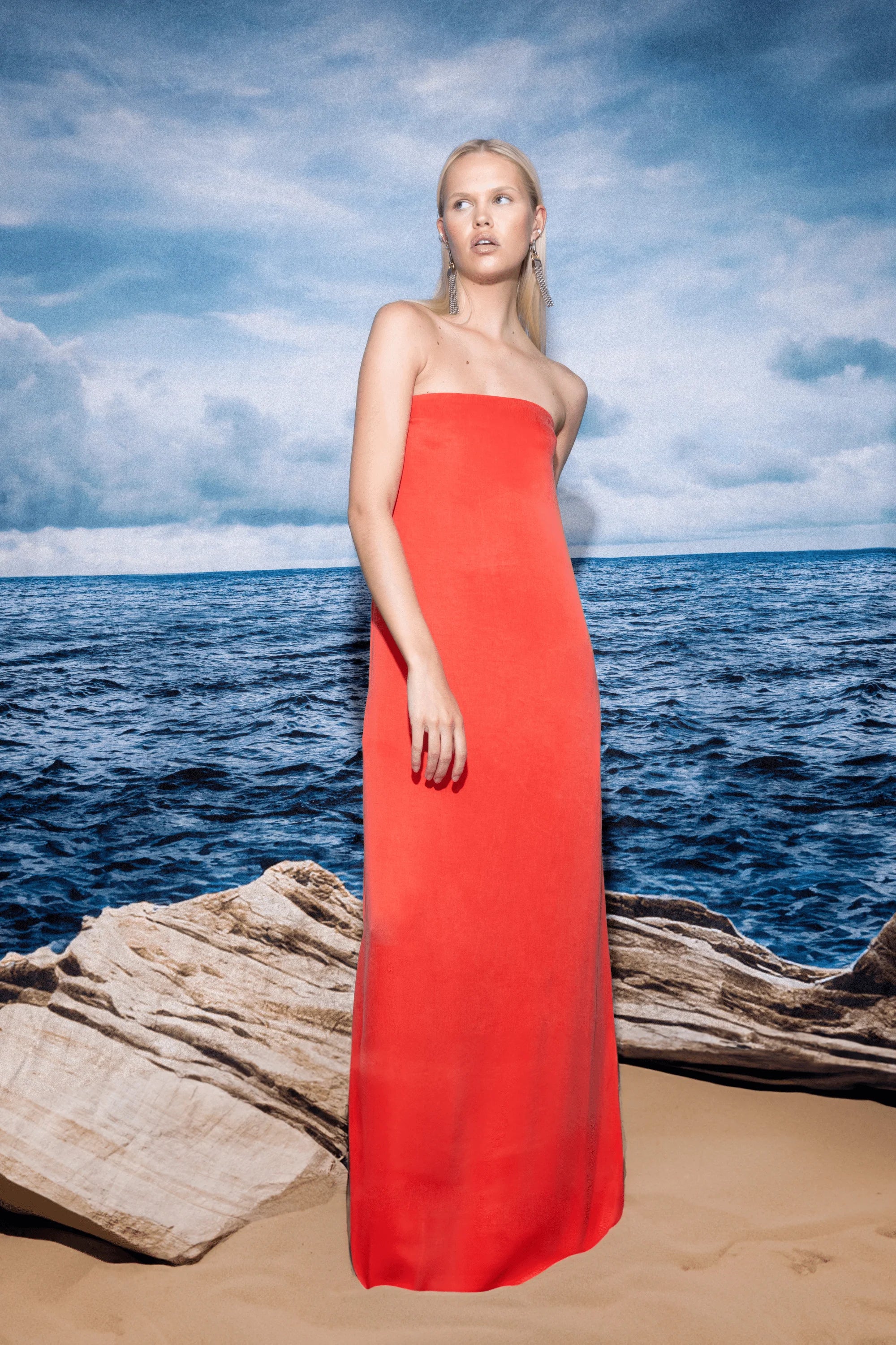 Voyage Strapless Maxi Dress Crimson XLarge (AUS 14) Voyage Strapless Maxi Dress Crimson XLarge (AUS 14)