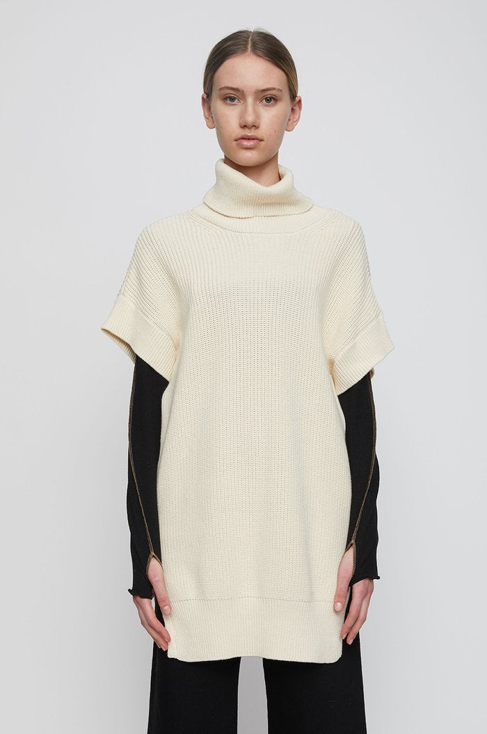 Norm Rollneck Vest Off White