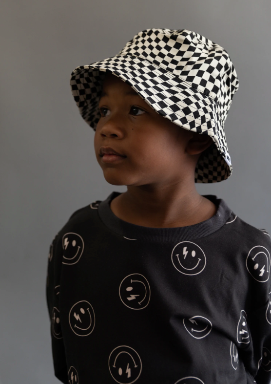 Wavy Checker Bucket Hat
